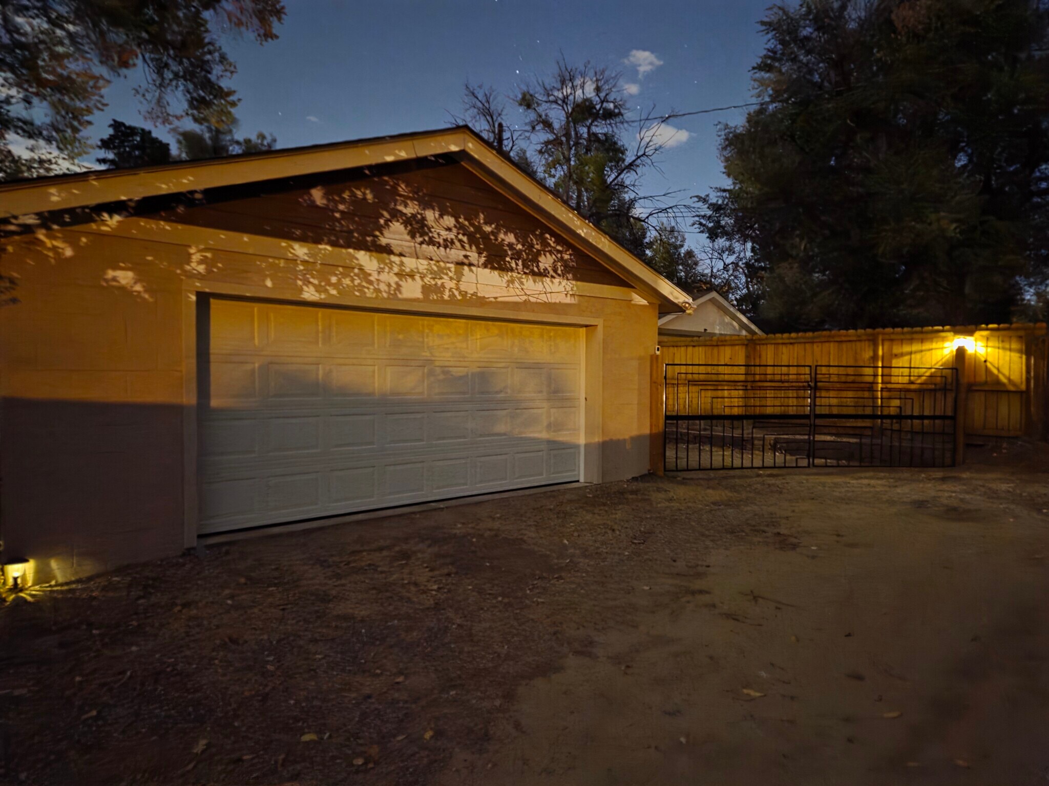 automatic 2-car garage - 807 E Yampa St