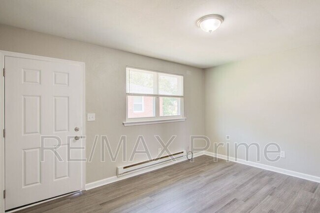 Building Photo - 7919 Thompson Rd