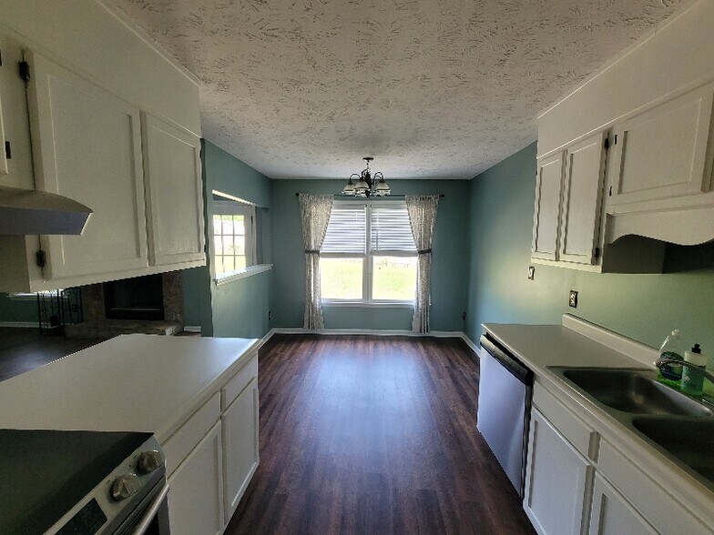 Building Photo - 309 Sparrow Dr