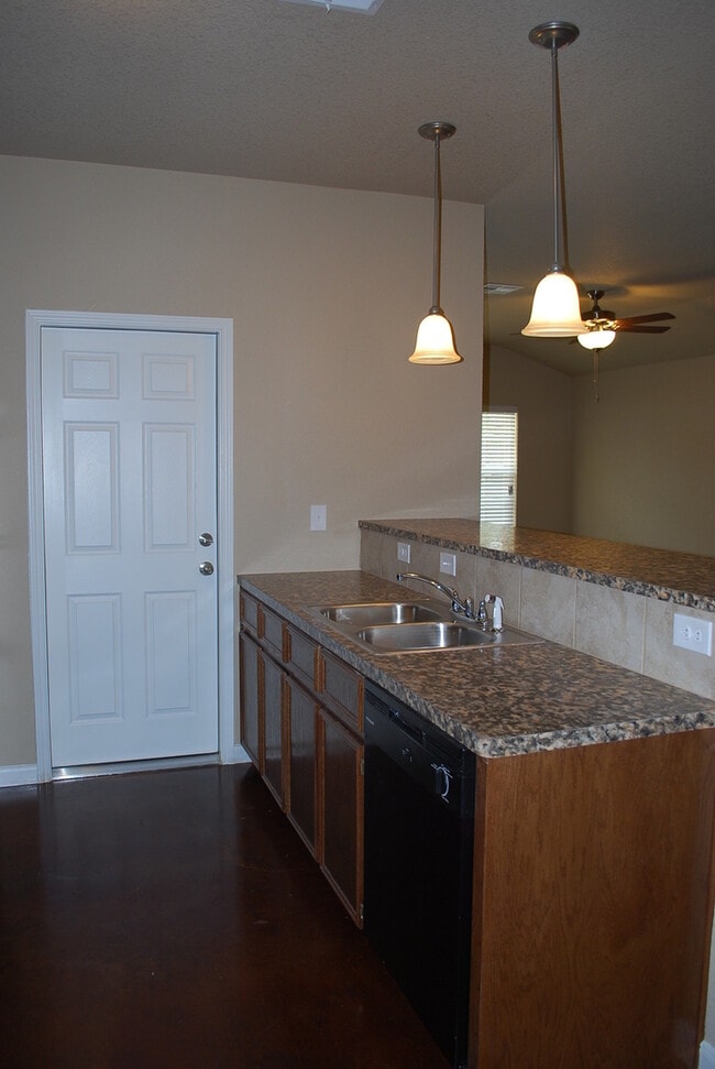 Building Photo - 1514 Dakota Trce