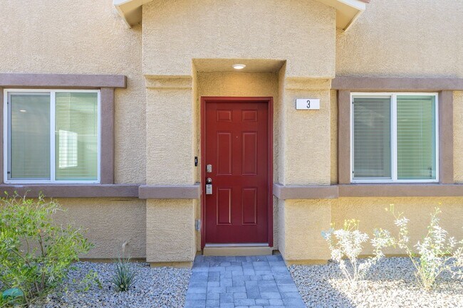 Building Photo - NW 3 Bedroom Townhouse!! Gated Community Pool!! 2 Car Garage!!! No Carpet downstairs.