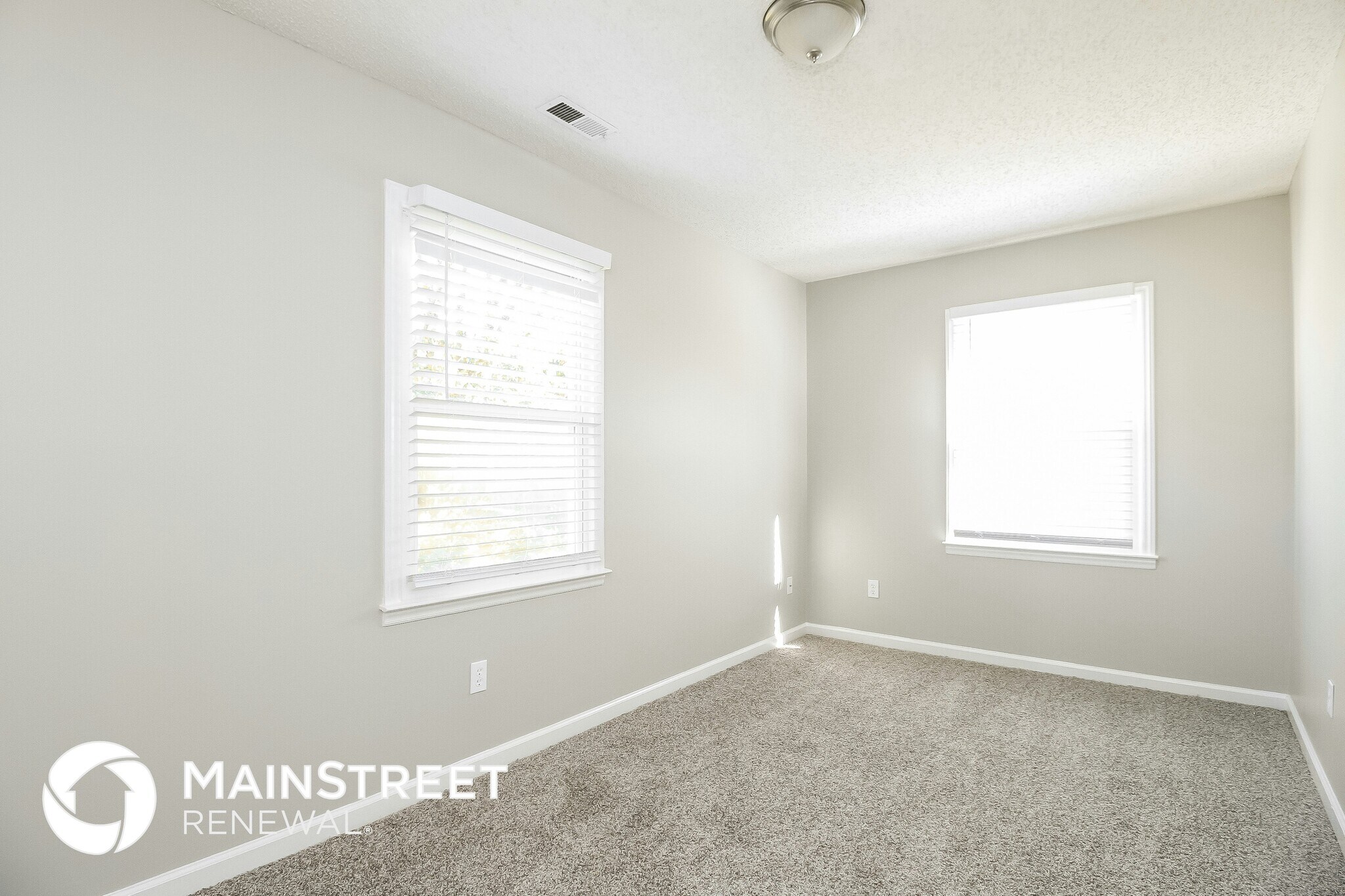 Building Photo - 1124 Ridgecliff Dr
