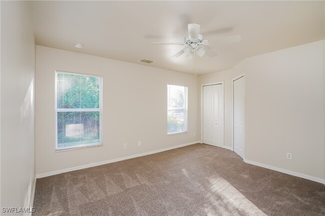 Building Photo - 725 Kari Cir