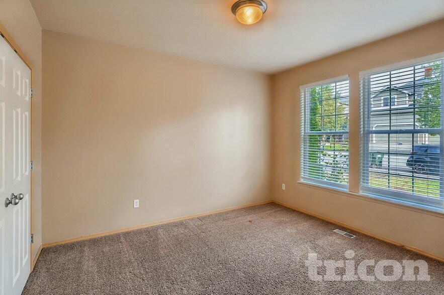 Building Photo - 15512 85th Ave E