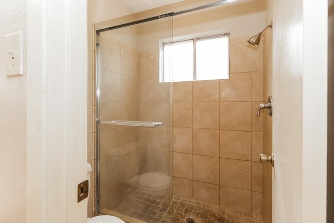 Building Photo - 21002 Ironcrest Ln