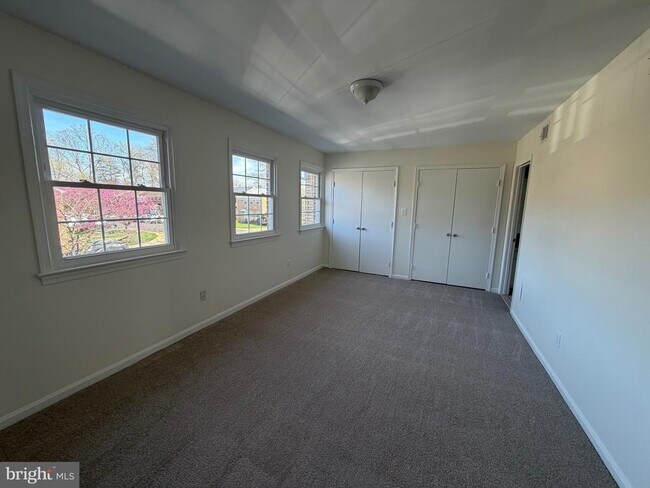 Building Photo - 2998 Covington St