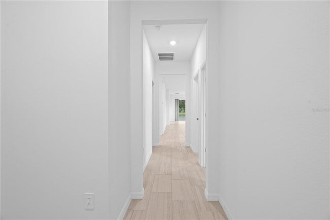 Building Photo - 18156 Pleasantview Blvd