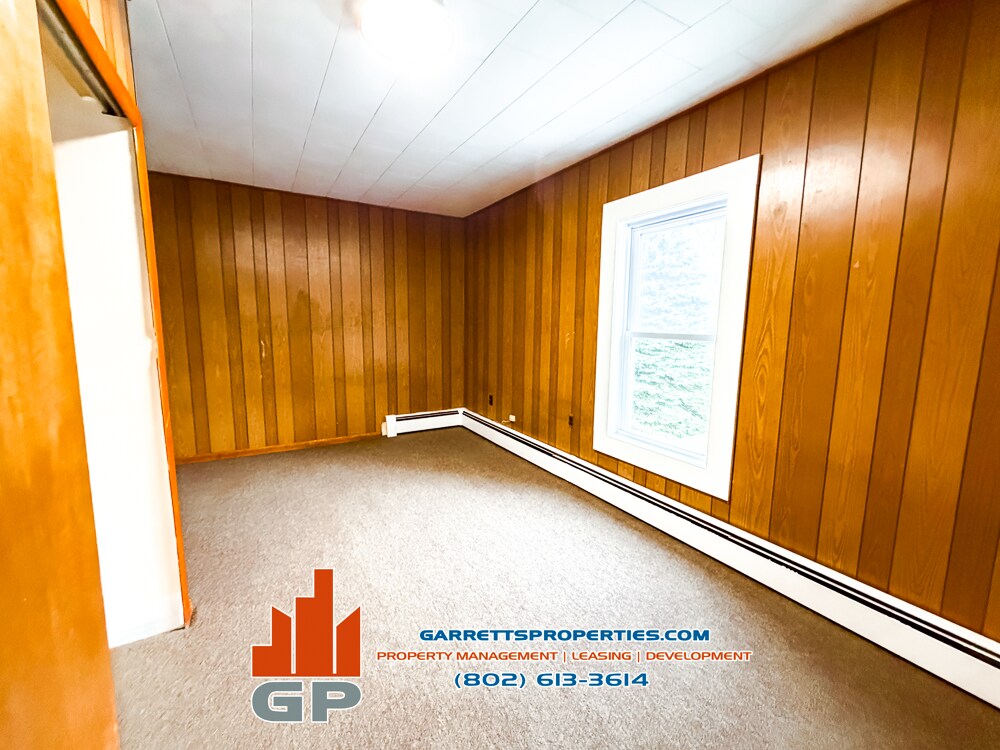 Building Photo - 36 Circle St