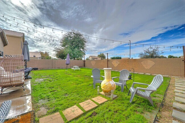 Building Photo - 2744 S Raven