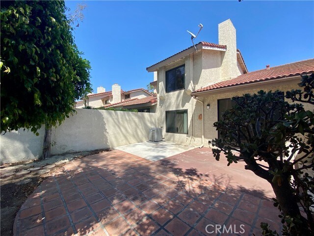 Building Photo - 809 Creekside Dr