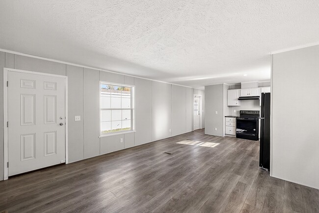 Building Photo - 636 Ascot Cir