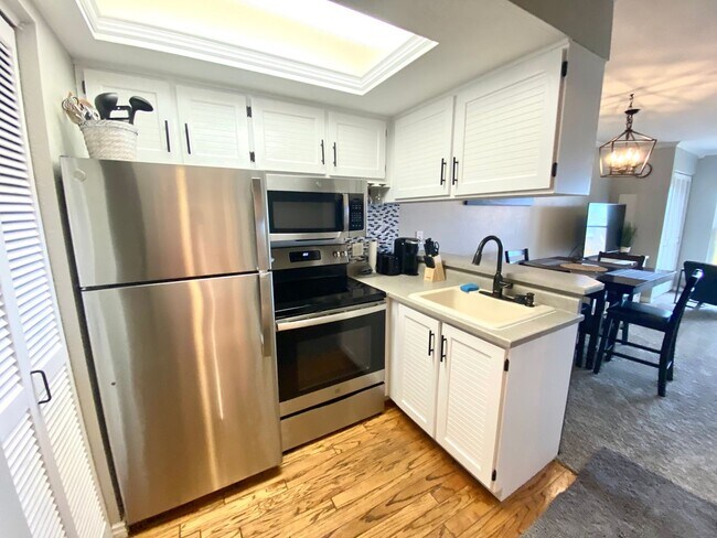 Building Photo - Brian Head Rental All utilities Included!!