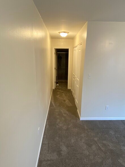 Building Photo - 7687 Brams Hill Dr