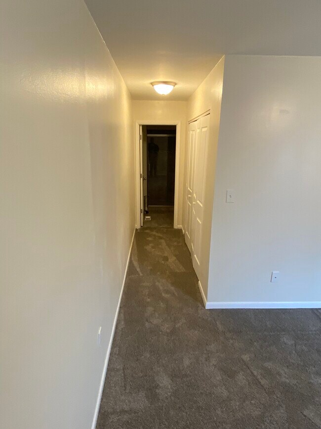 Building Photo - 7687 Brams Hill Dr