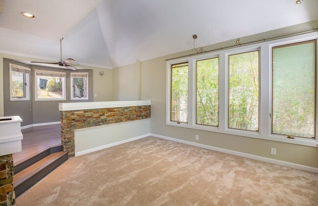 Building Photo - Hillside La Mesa, single family home, 3Bed...