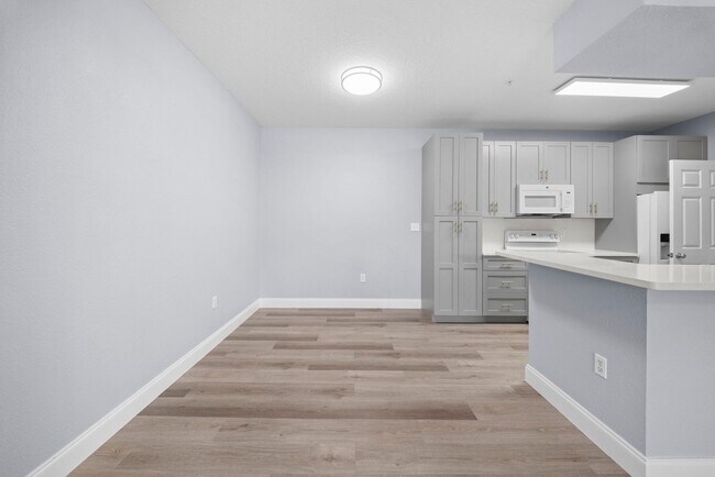 Building Photo - 11511 Villa Grand
