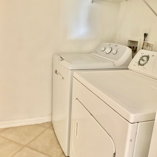 Building Photo - Palmetto