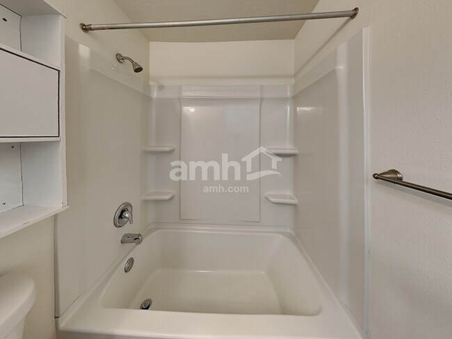 Building Photo - 4096 Juniper Hills Dr