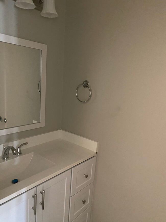 Building Photo - NEWLY RENOVATED 2BR TOWNHOME NEAR KSU!! GR...