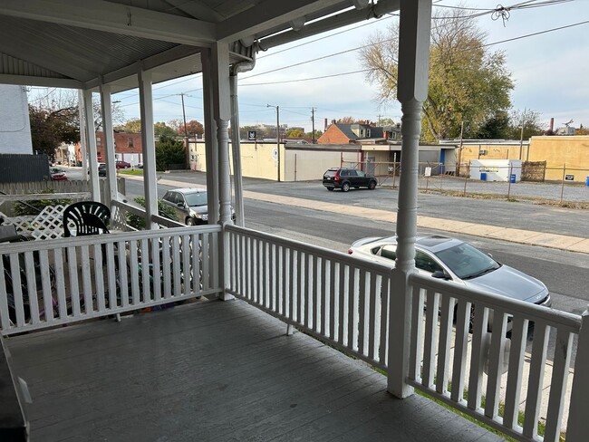 Building Photo - Updated 3-Bedroom, 1-Bathroom Home in Lancaster with Private Yard!