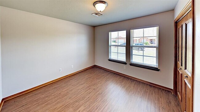 Building Photo - 2909 Short Stop Way