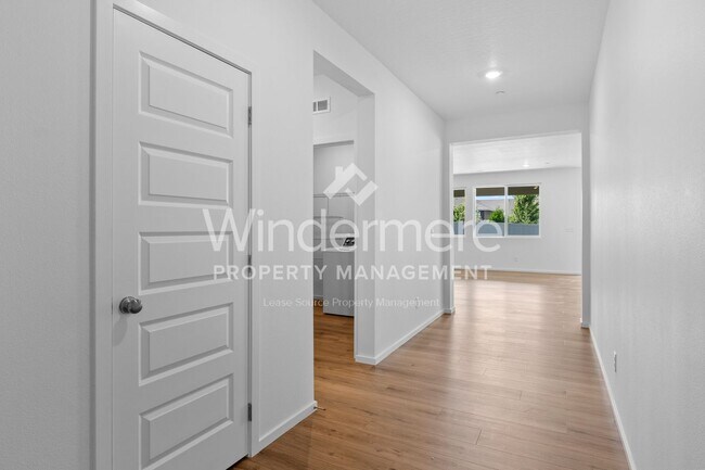 Building Photo - **September** New 3-Bedroom Home In Eagle Ridge