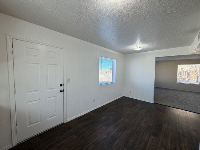 Building Photo - 3 Bedroom Single Story Home Near Northern Blvd NE & Loma Colorado Blvd NE!