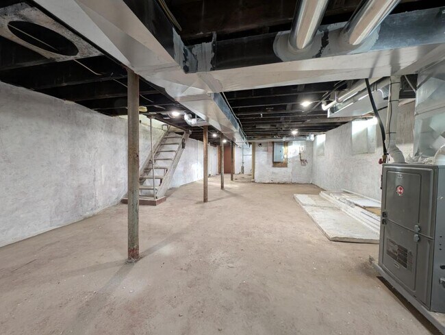 Building Photo - 7409 Idlewild St