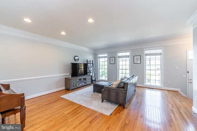 Primary Photo - 11607 Park Vista Blvd