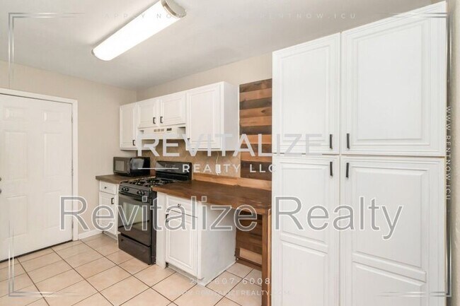Building Photo - 4053 Sallie Ct