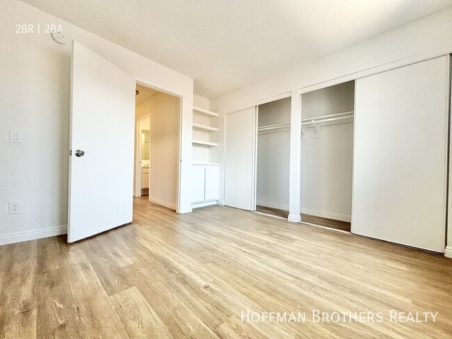 Building Photo - 10346 Commerce Ave