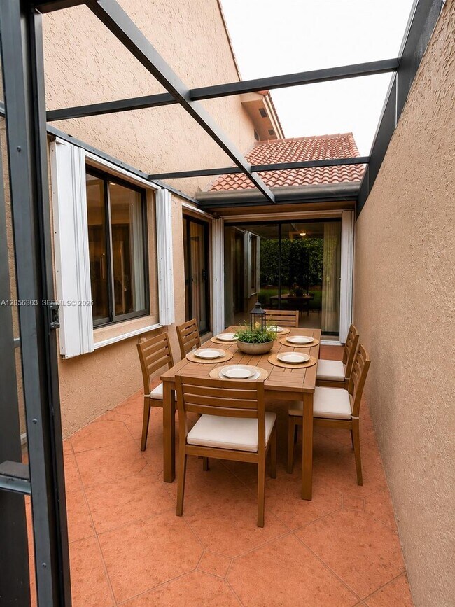 Building Photo - 613 Patio Village Way
