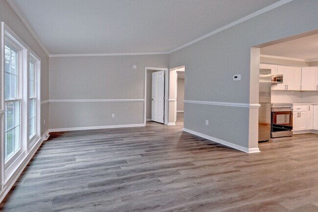 Building Photo - 129 Briar Ln