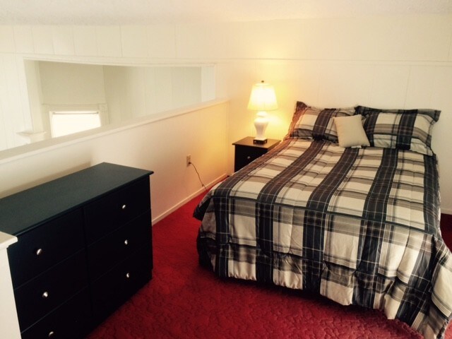 loft bedroom - 50 Juniper St