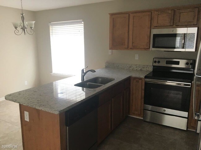 Building Photo - 10233 Sterling Ridge Dr