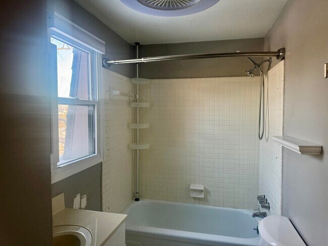 Building Photo - 5065 N Crooks Rd