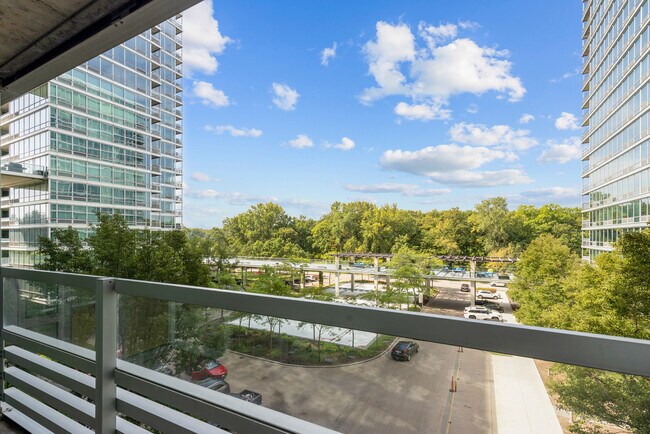 Building Photo - 9715 Woods Dr