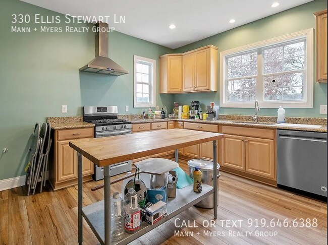 Building Photo - 330 Ellis Stewart Ln