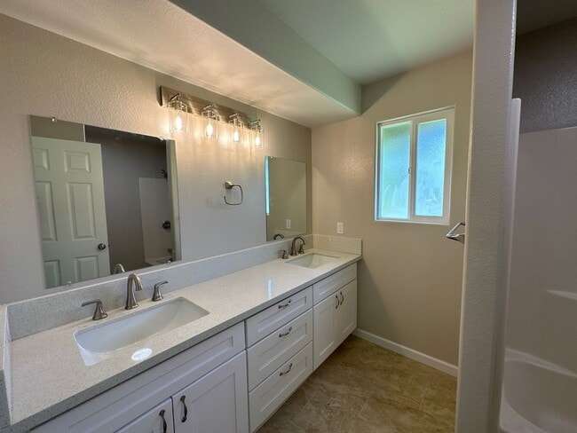 Building Photo - 16-135 Ilima St. Keaau, HI 96749