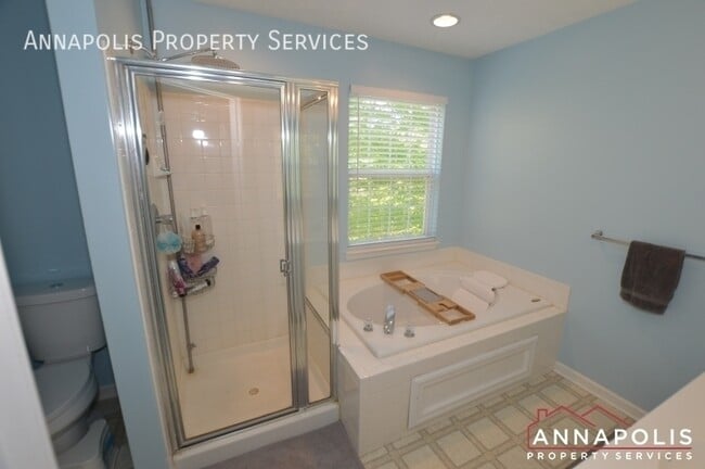 Building Photo - 915 Nanticoke Run Way