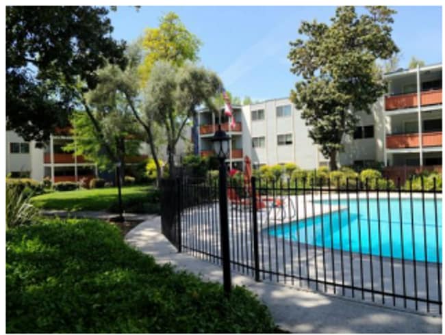 Interior Photo - The Huntington Apartments