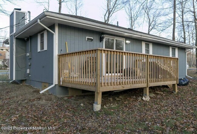 Building Photo - 103 Orchard Ln