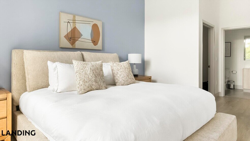 Building Photo - 1155 NE 126th St