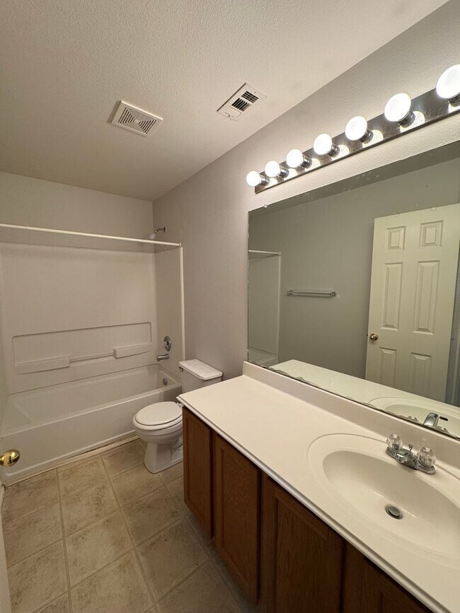 Building Photo - SPACIOUS 4 BR ON A CUL-DE-SAC W/ 2 LIVING AREAS & 2 EATING AREAS*STORAGE SHED*COVERED PATIO*EASY ...