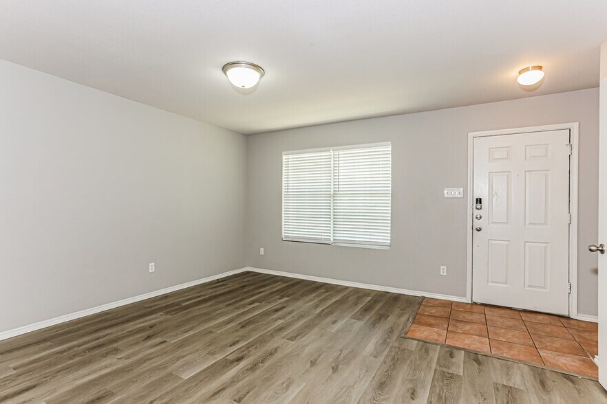 Building Photo - 8201 Southbrook Cir