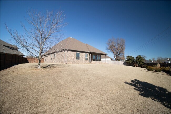 Building Photo - 5503 SW Lavender Ln