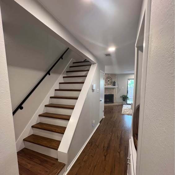 Building Photo - 3801 Menchaca Rd