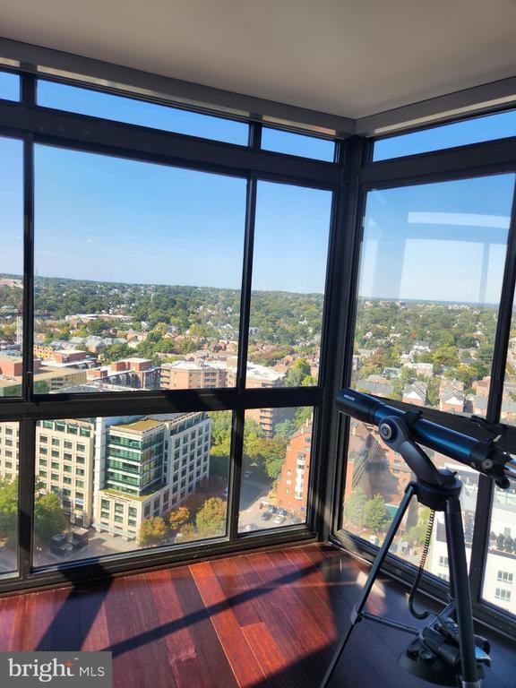 Building Photo - 900 N Stafford St