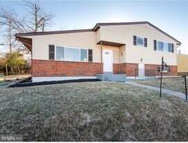 Building Photo - 3327 Essex Rd