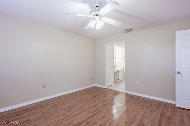 Building Photo - 2370 Naples Trace Cir